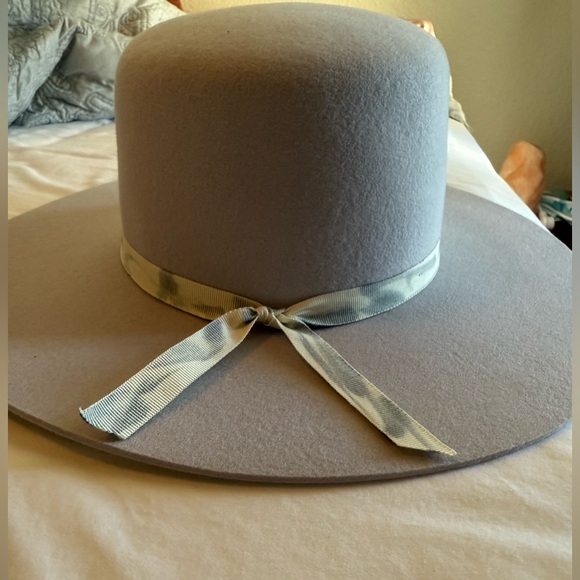 Hat - Picture 3 of 5